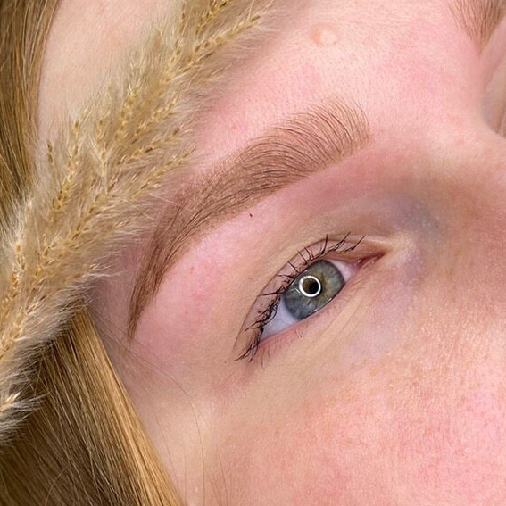 Окрашивание бровей