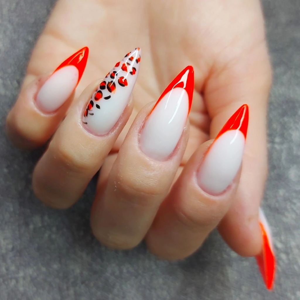 Наращивание ногтей