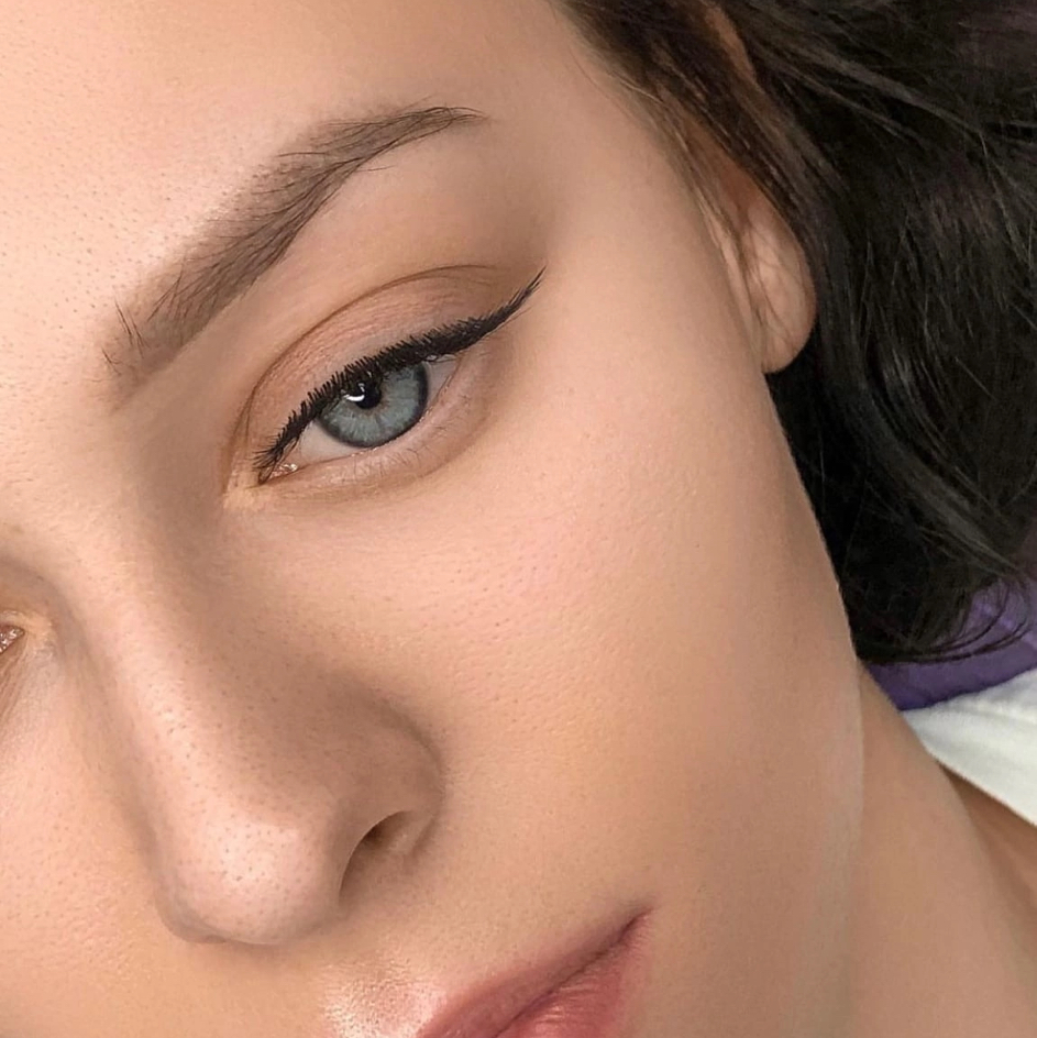 Наращивание ресниц 1д (классика)