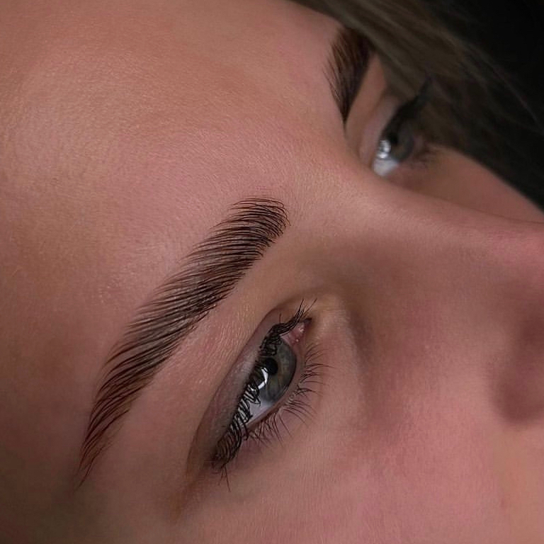 Долговременная укладка бровей