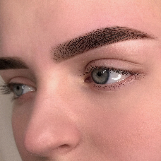 Коррекция бровей + окрашивание краской