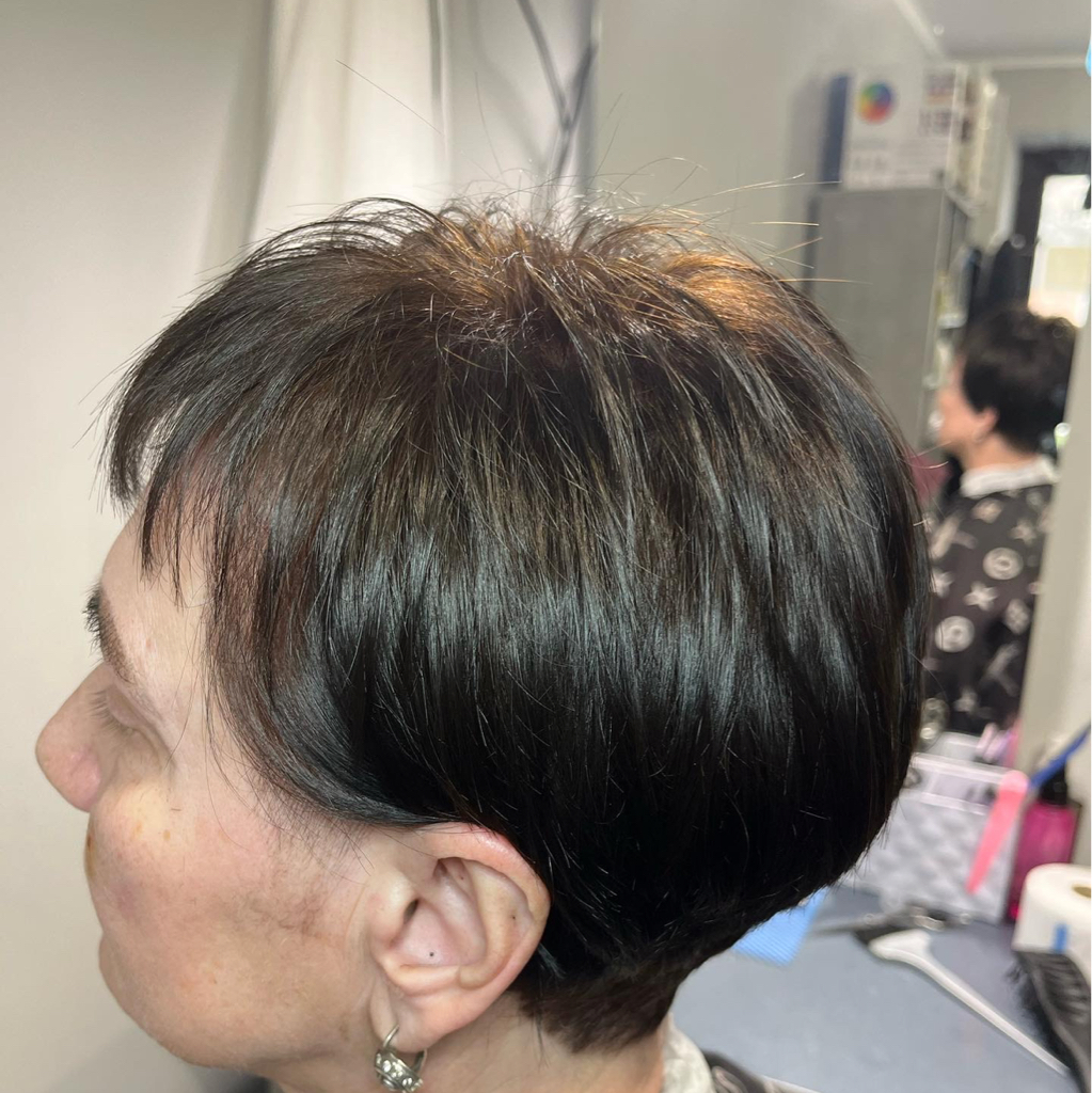 Фарбування своїм матеріалом,  коротке волосся.