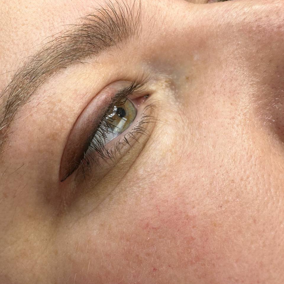 татуаж / перманентный макияж стрелки