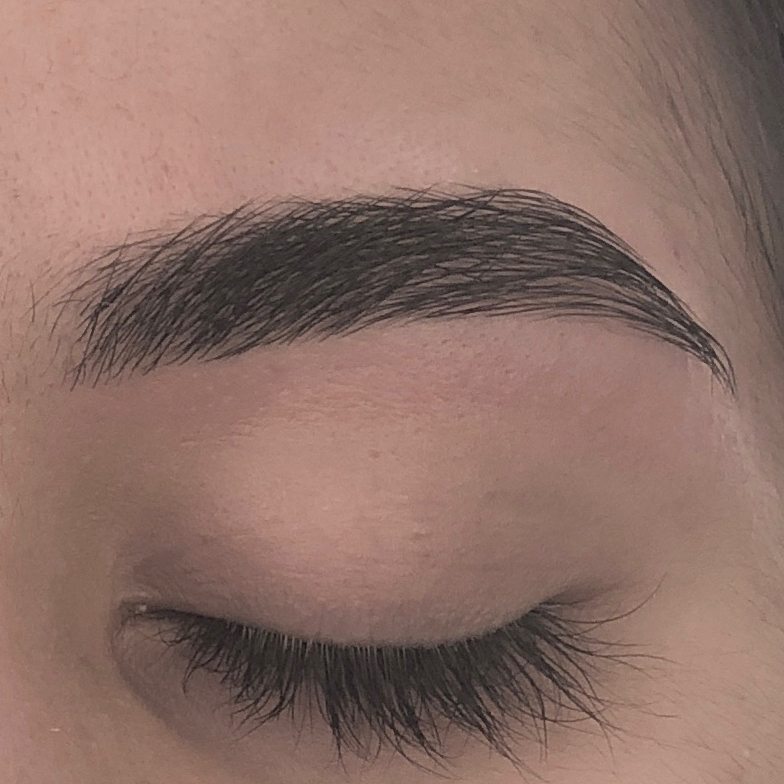 Коррекция бровей