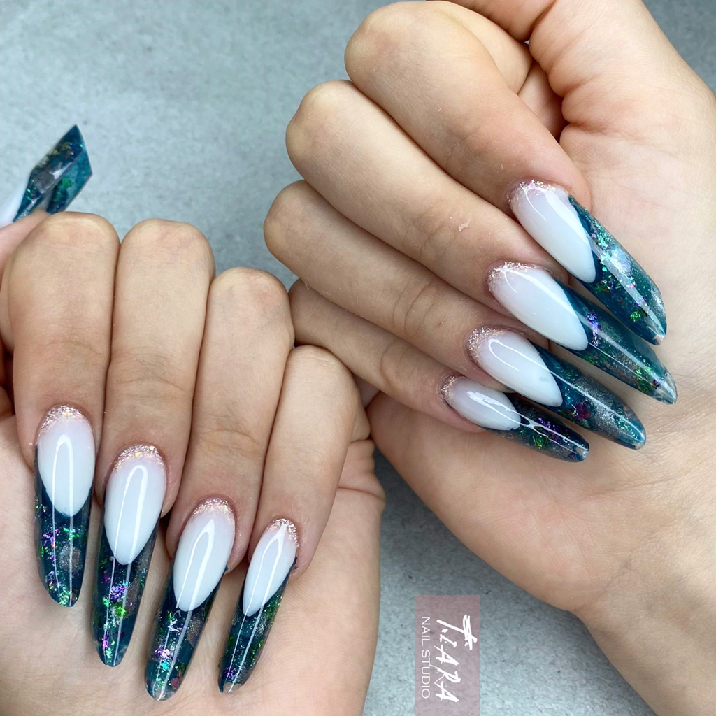 Наращивание ногтей + выкладной френч