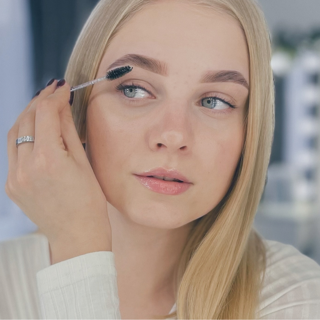 КОМПЛЕКС 1: Брови (окраш. и корр.) + Лами ресниц