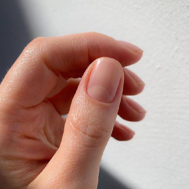 Маникюр аппаратный/комбинированный без покрытия