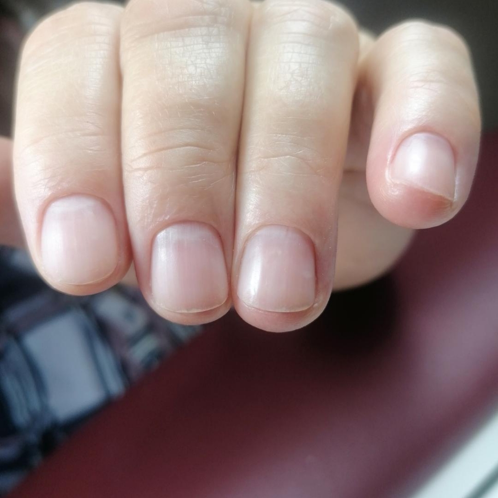 Маникюр  без покрытия