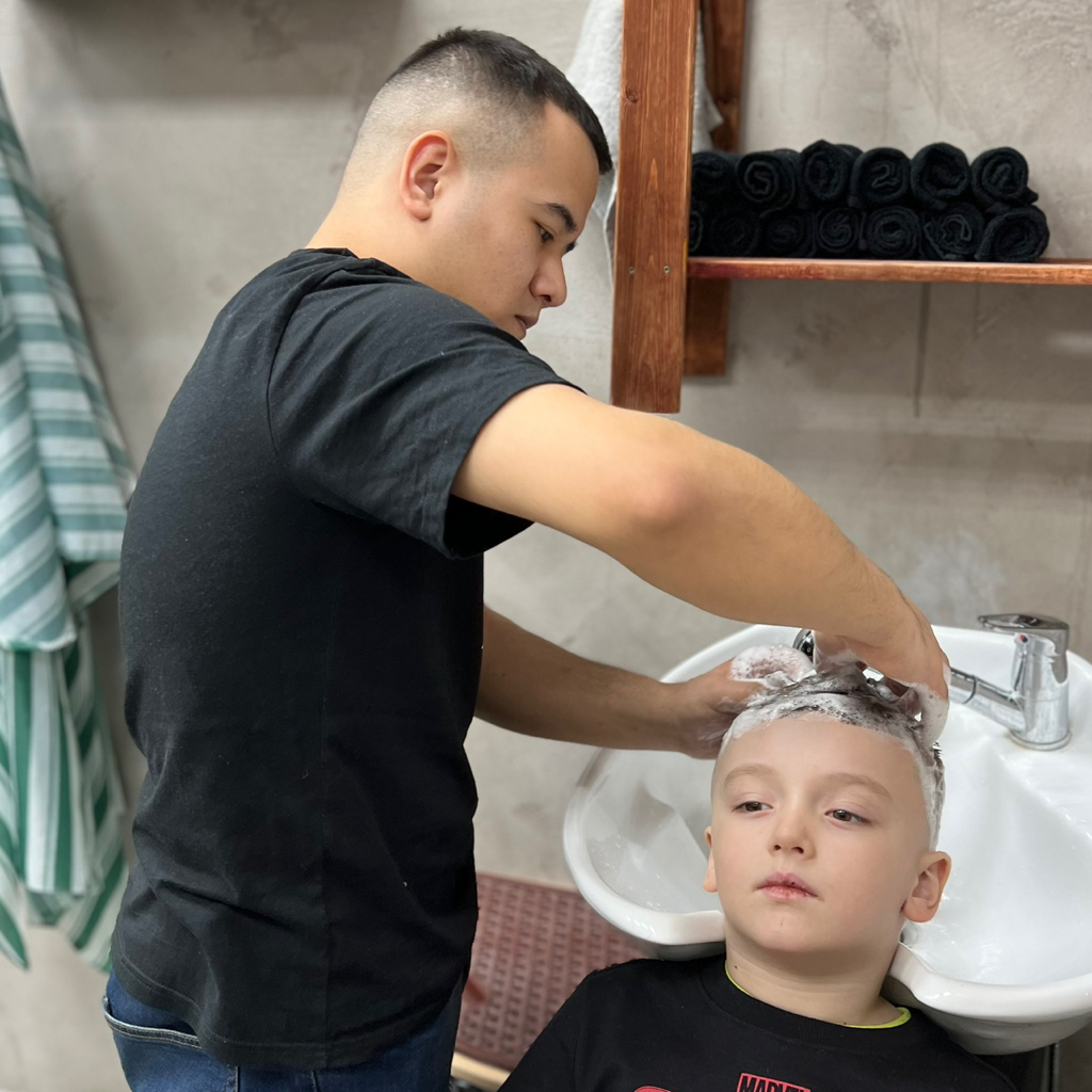 Мытьё и укладка волос / Washing and hair styling