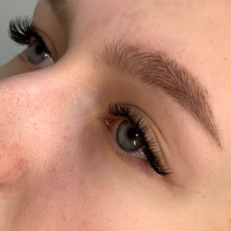 Наращивание ресниц 3D