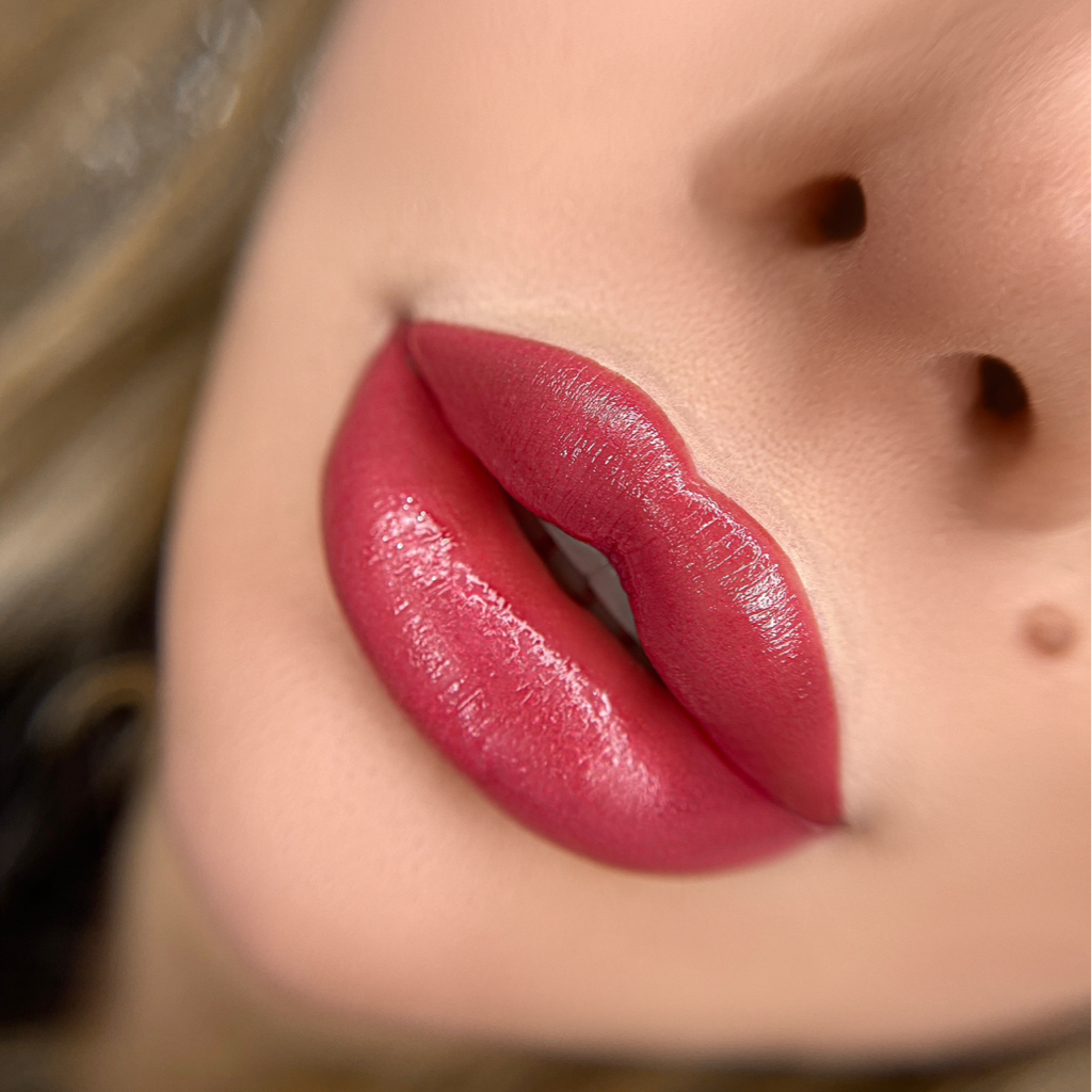 Перманентный макияж губ