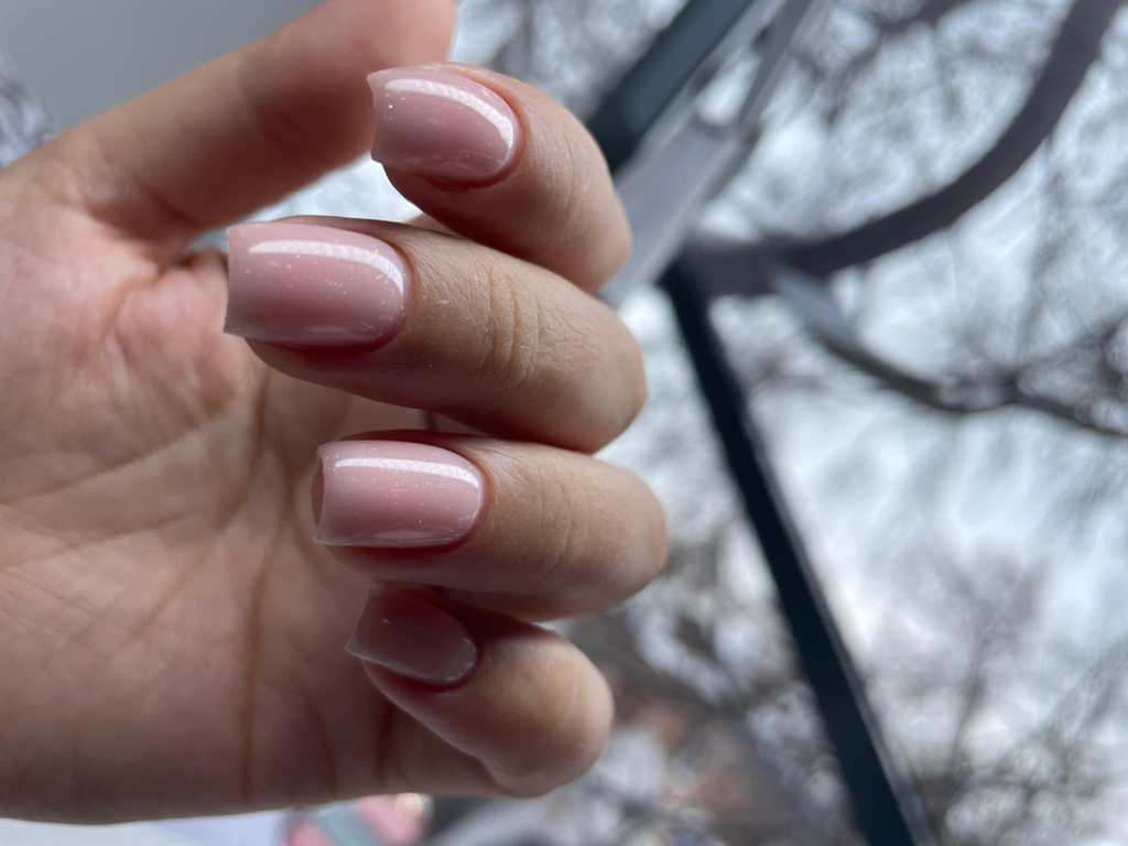 Коррекция ногтей  (Снятие старого покрытия , маникюр, покрытие цветом)