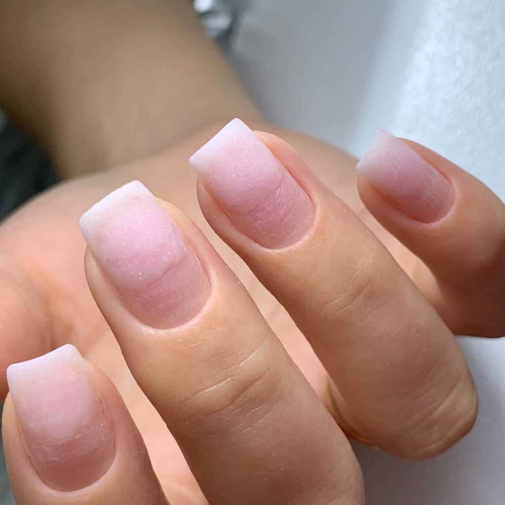 Маникюр классический