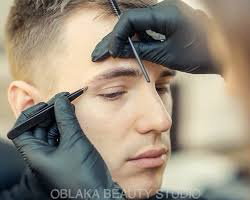 Мужская коррекция бровей