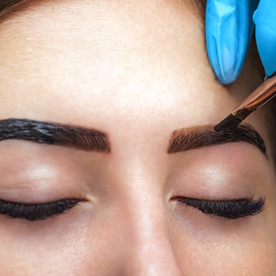 Окрашивание бровей