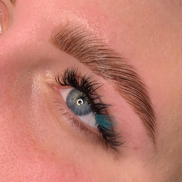 Долговременная укладка бровей с окрашиванием и коррекцией