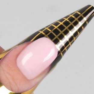 Наращивание ногтя