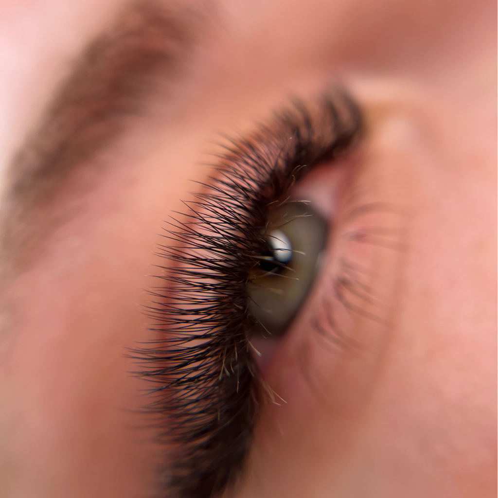 Экспресс наращивание ресниц за 40 минут