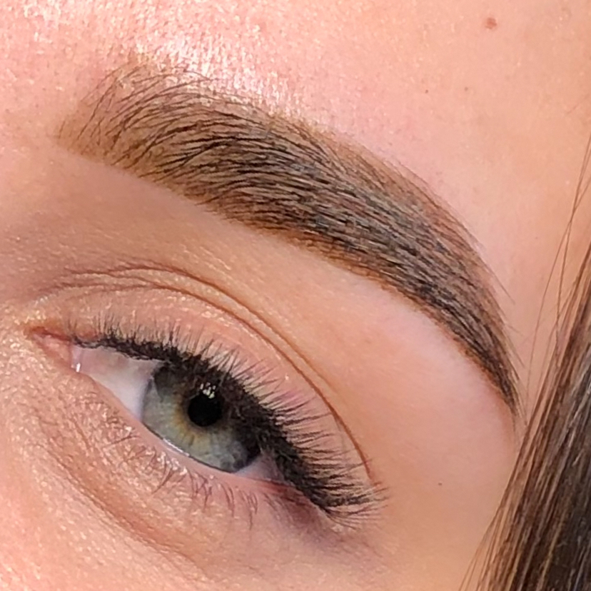 Окрашивание бровей краской