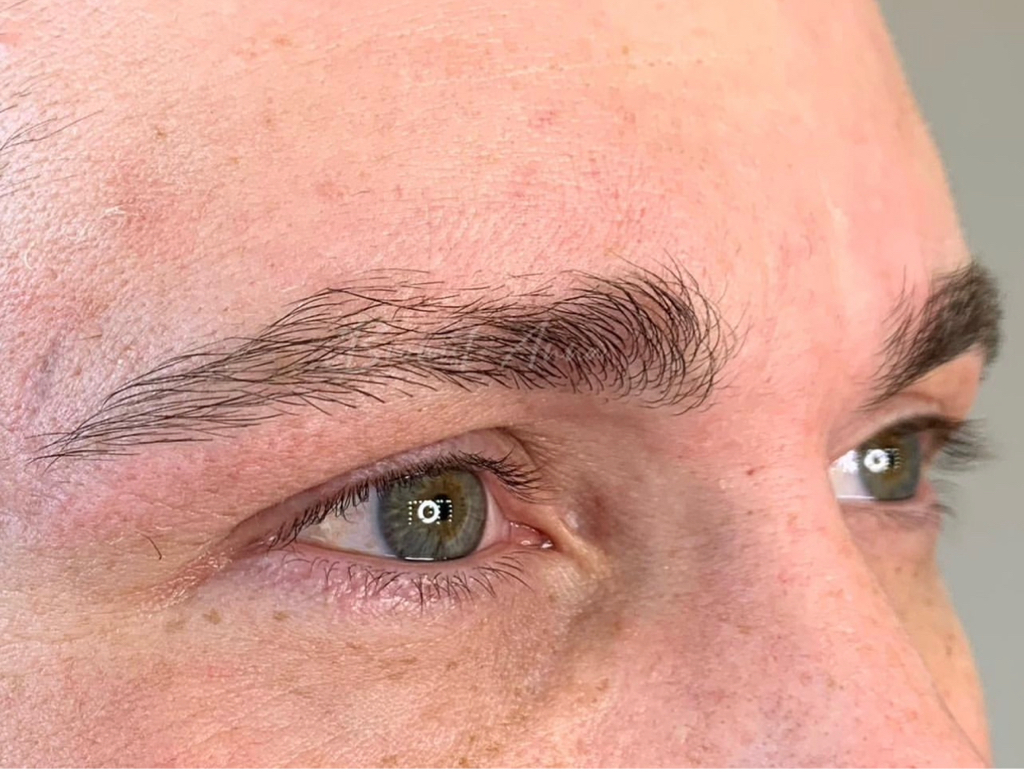 Мужская коррекция бровей