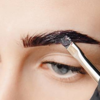 Окрашивание бровей