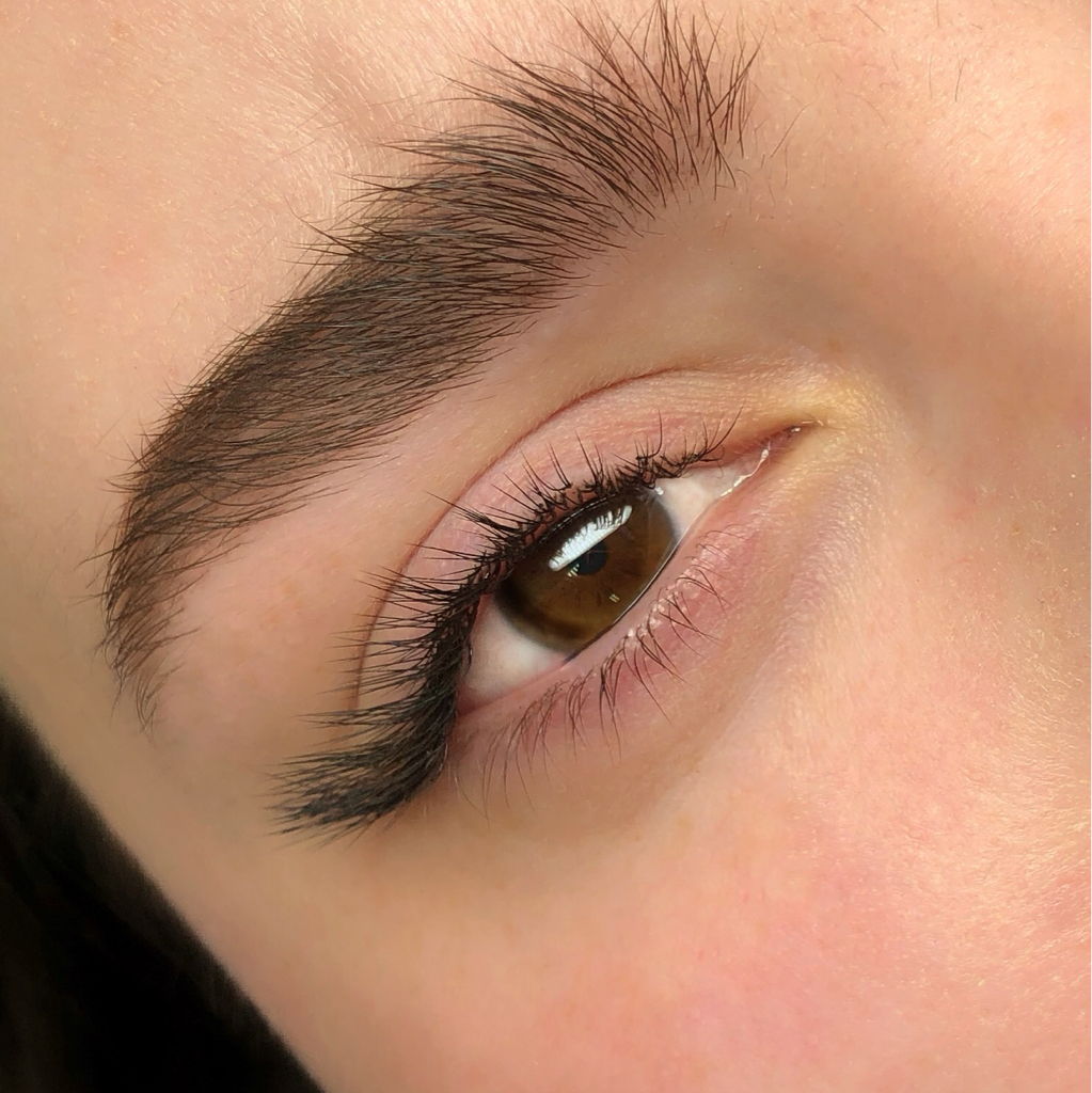 Классическое Наращивание ресниц