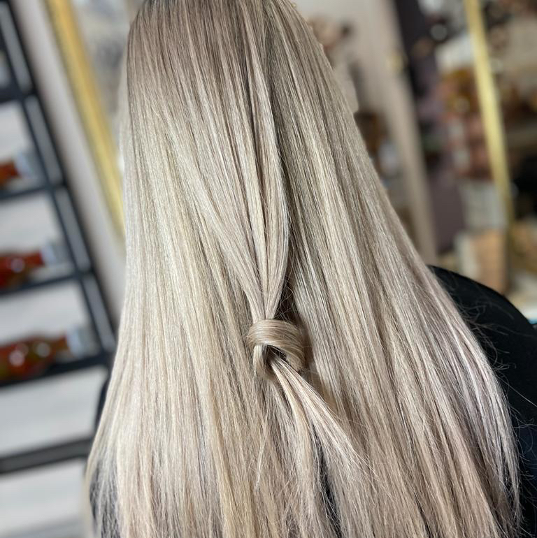 Airtouch (длинные волосы)4длина.В стоимость входит стрижка+укладка.