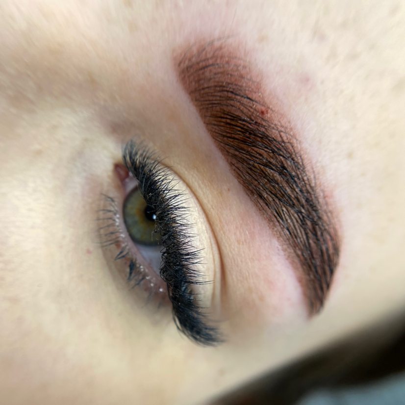 Перманентный макияж бровей