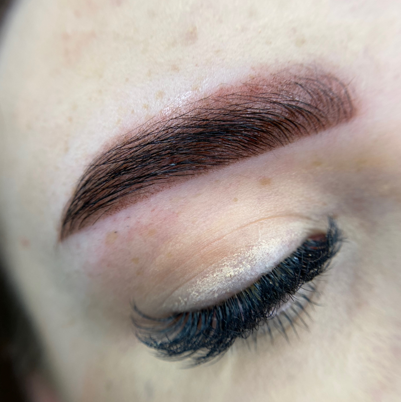 Коррекция бровей