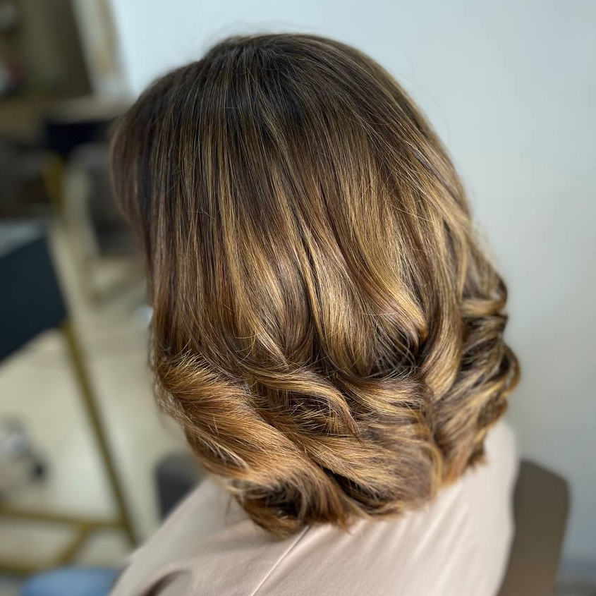 Укладка торжественная средний волос