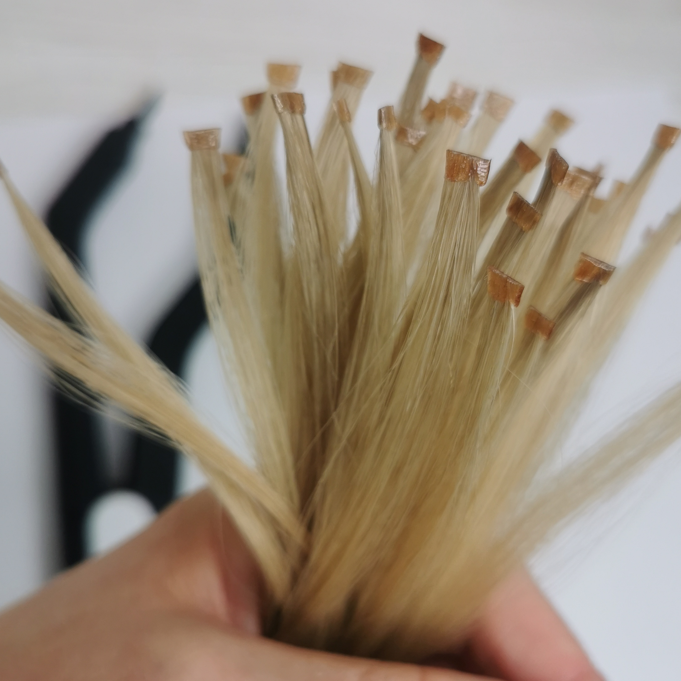 Капсуляция волос130-150 прядей