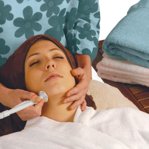 Дермотония лица