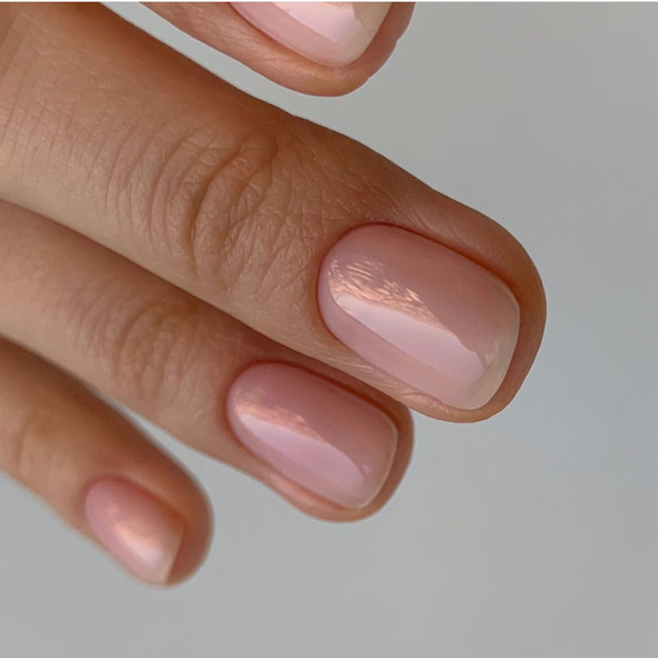 Маникюр с покрытием лак