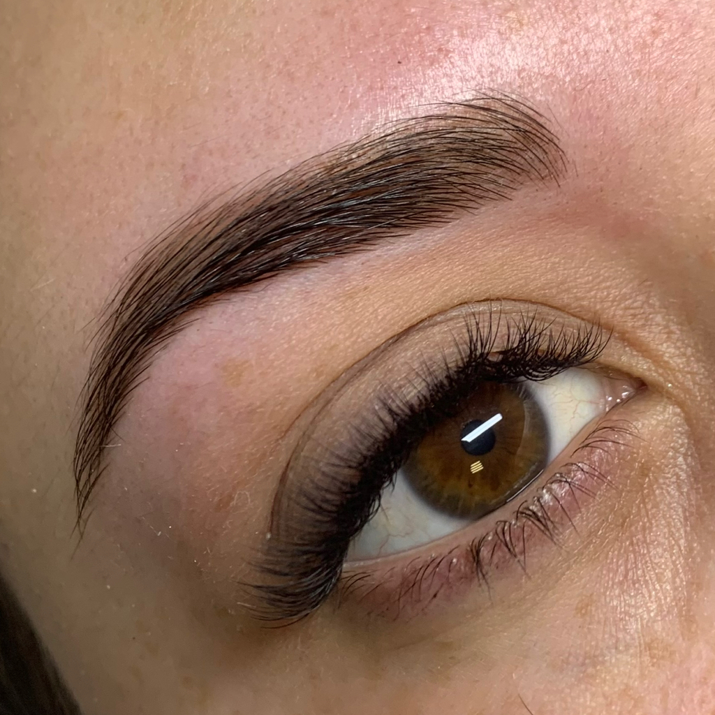 Окрашивание бровей