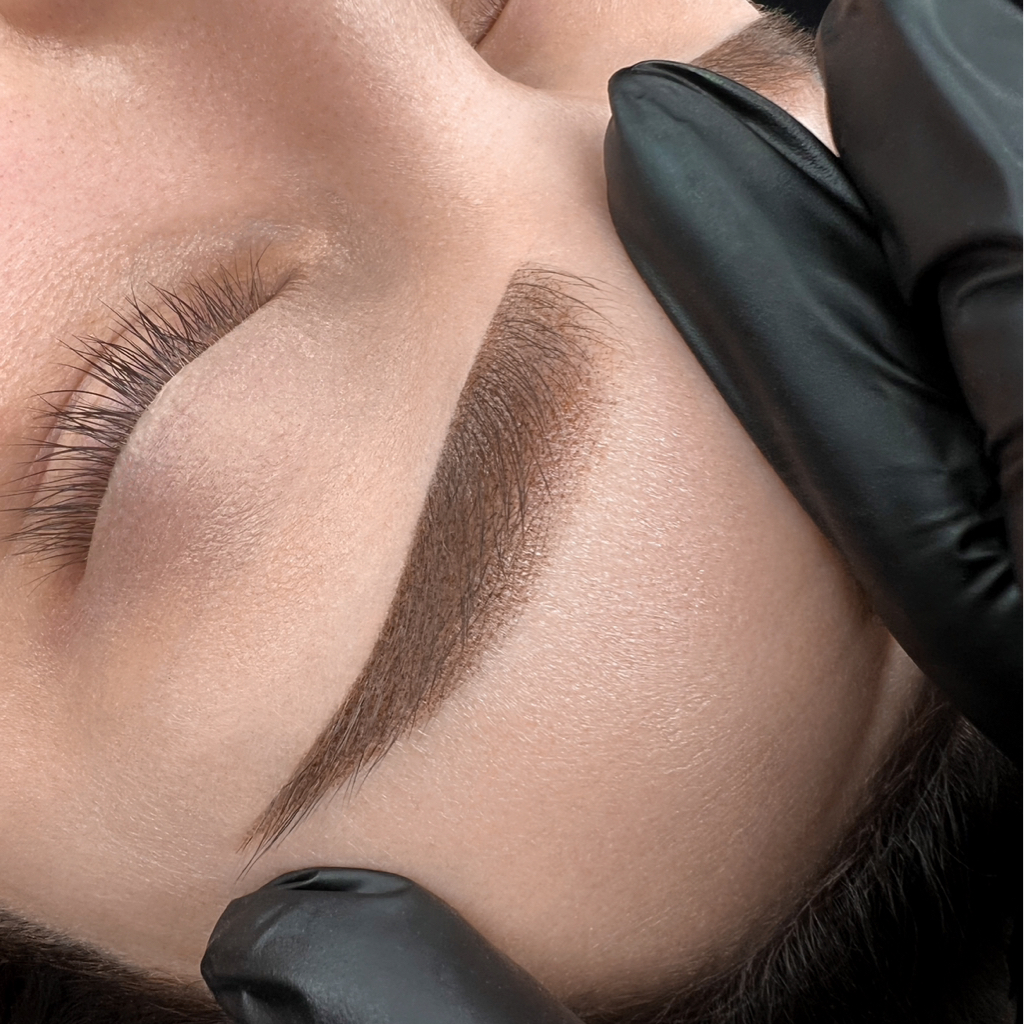 Перманентный макияж бровей