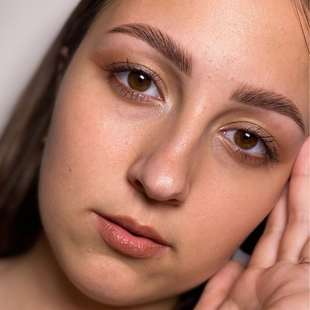 Полное оформление бровей  (Коррекция воск+ пинцет и окрашивание краской/хной)