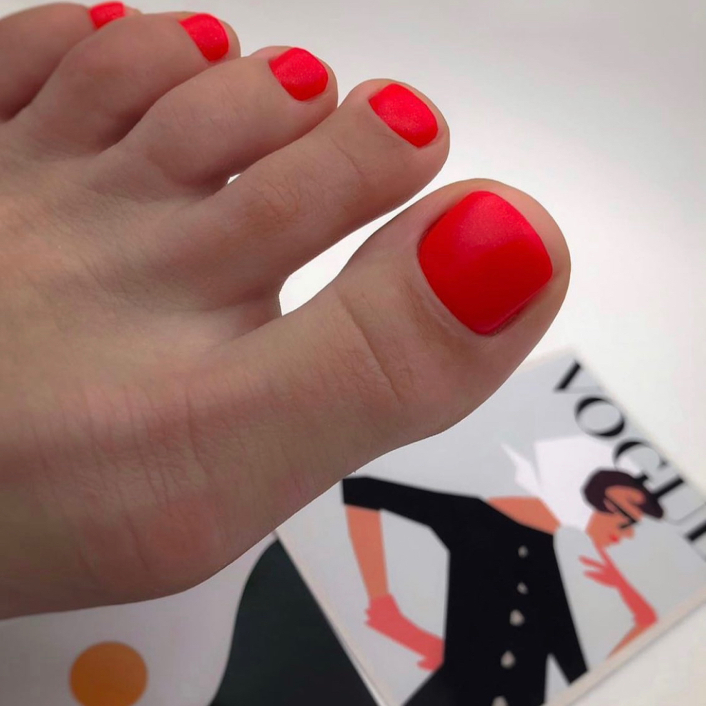 Педикюр с покрытием