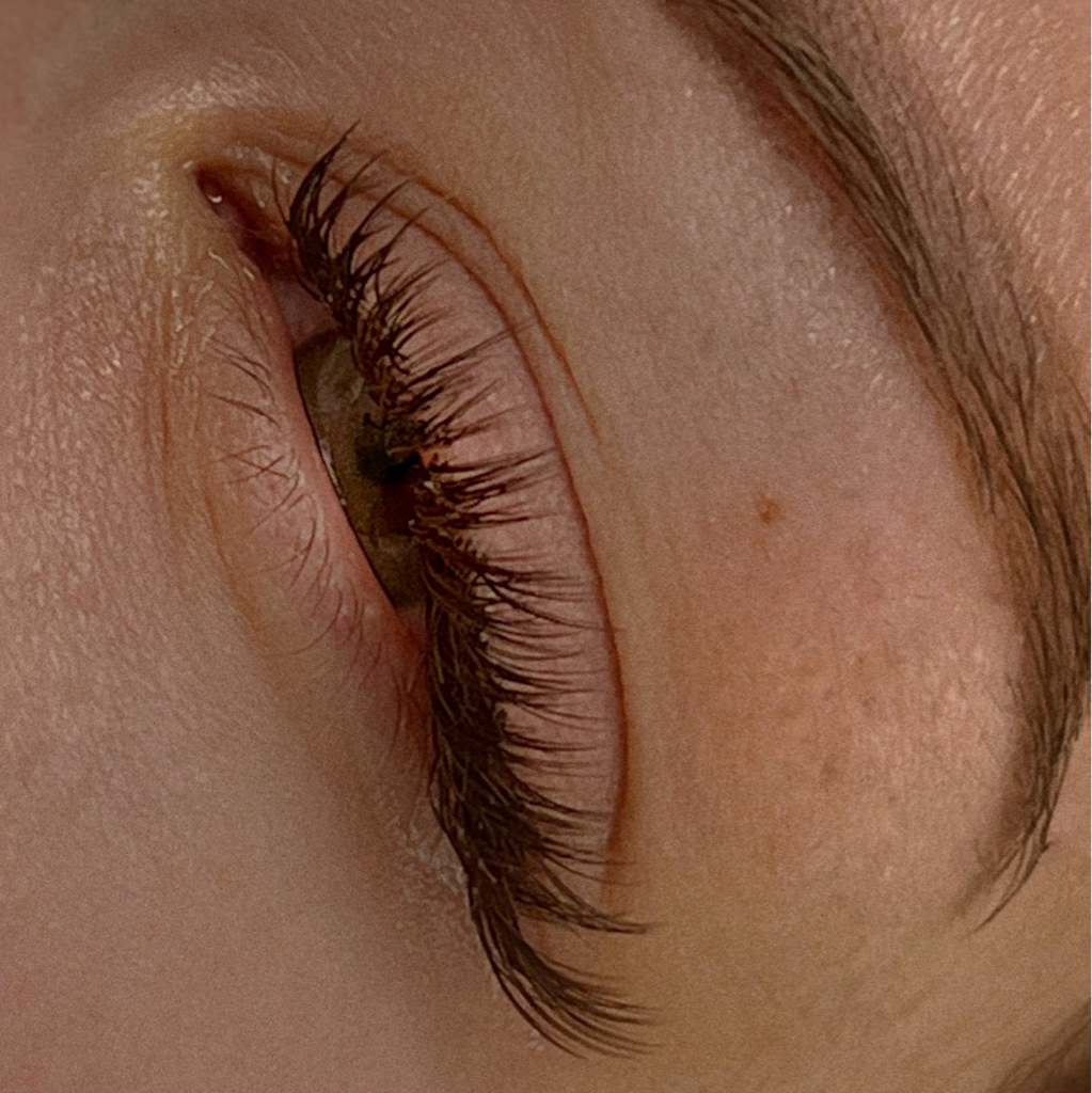 Коррекция ресниц