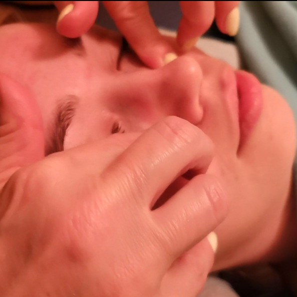 Массаж лица моделирующий