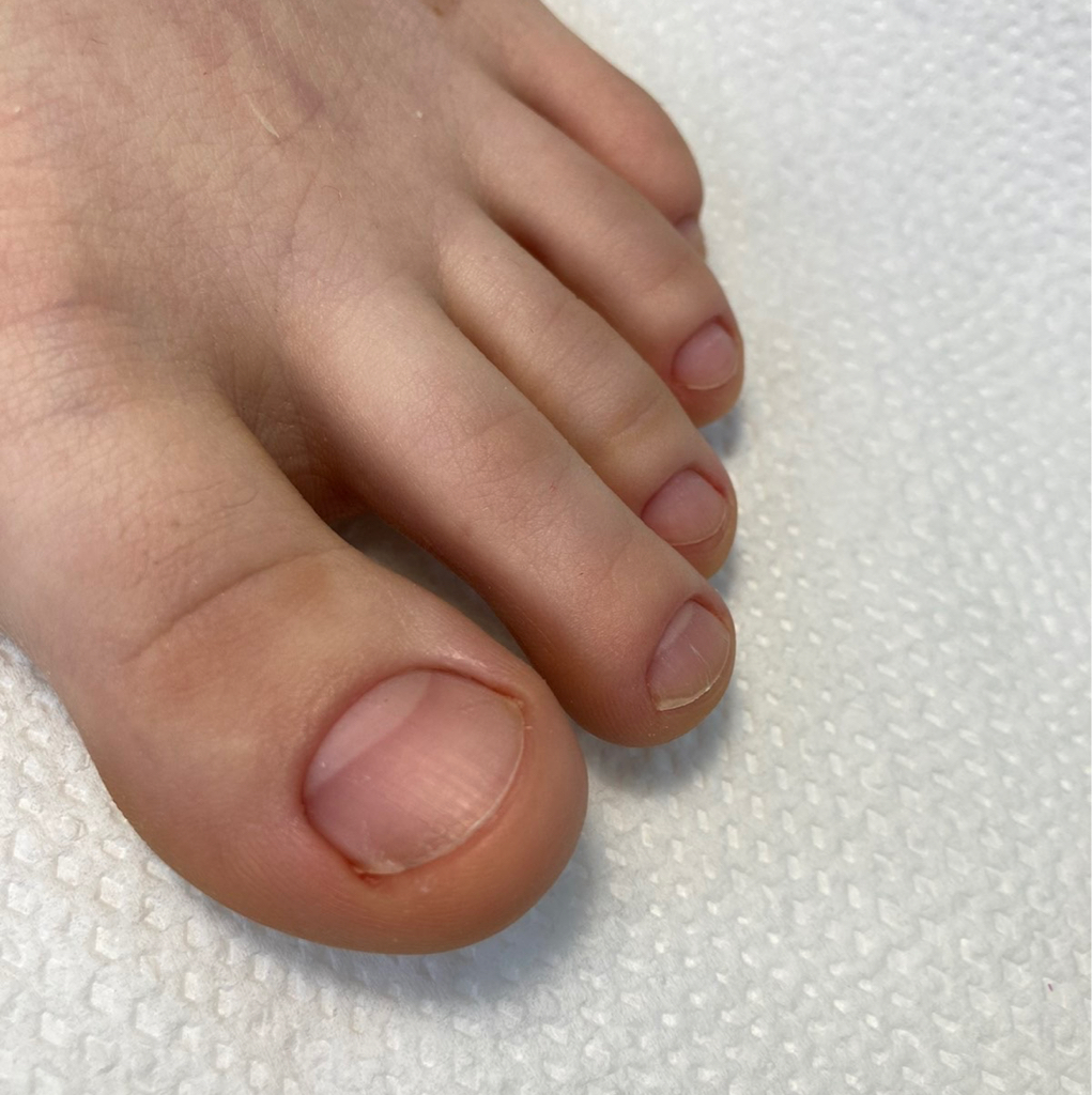 Полный педикюр стопа+пальчики без покрытия гель лаком