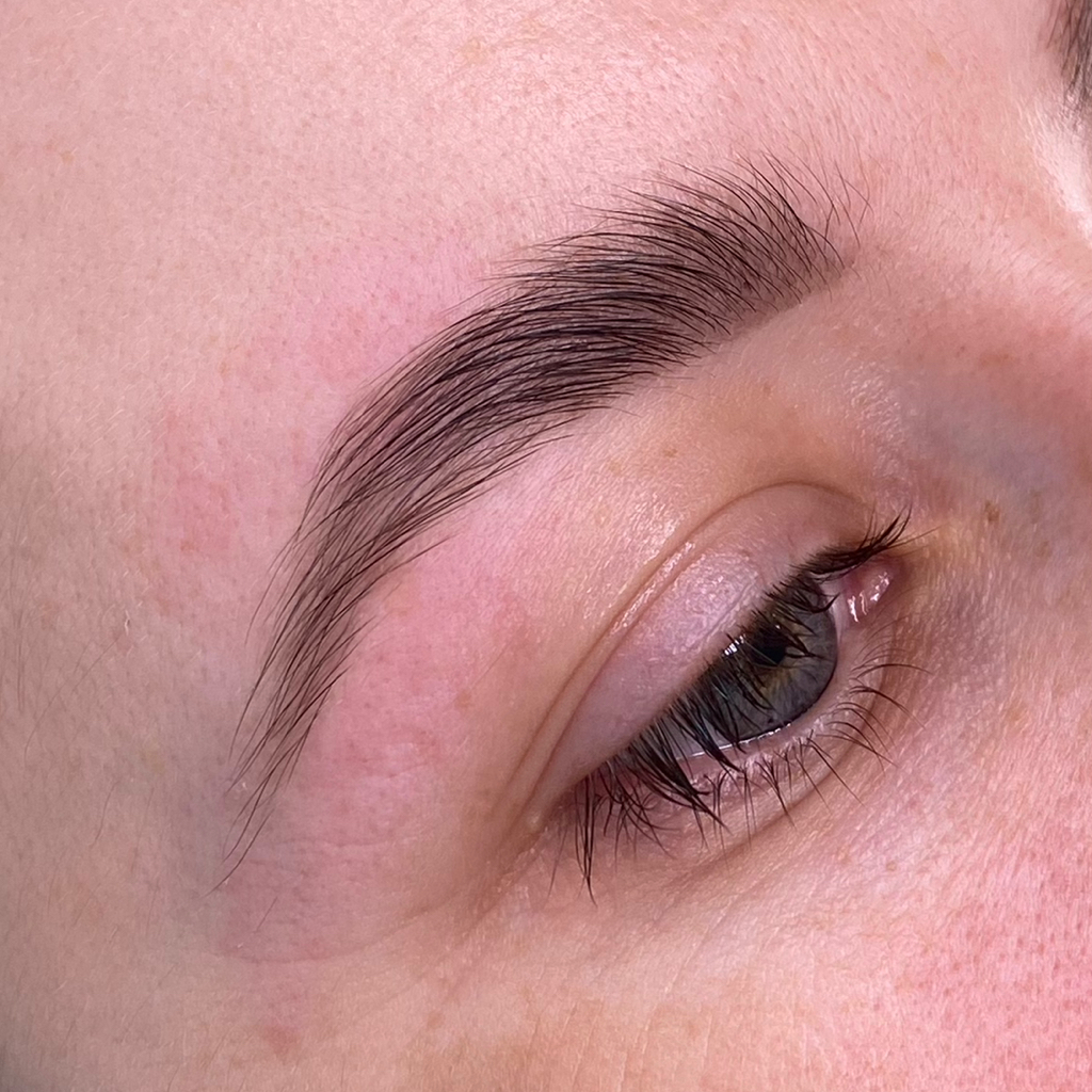 Окрашивание бровей