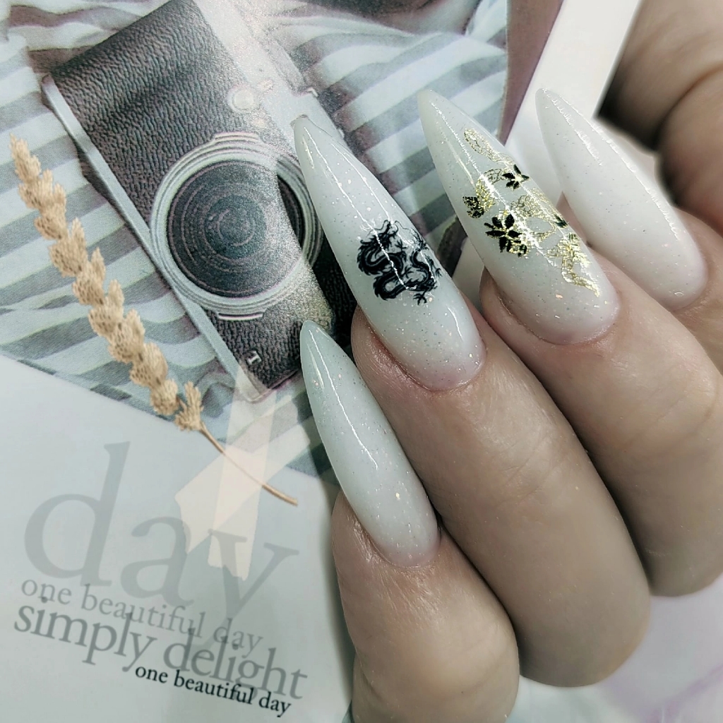 Наращивание ногтей