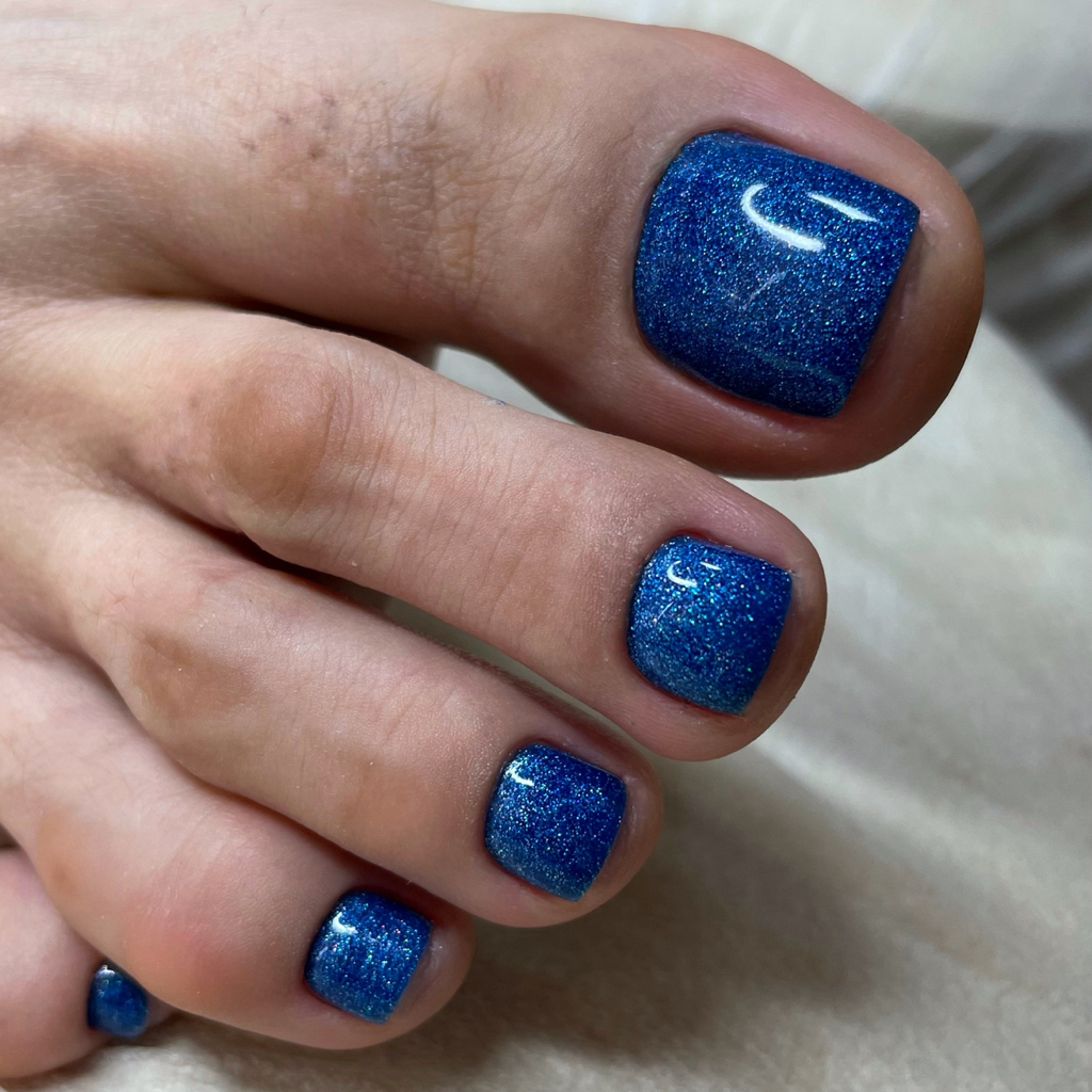 Аппаратный педикюр с полной обработкой стопы и покрытием гель-лак