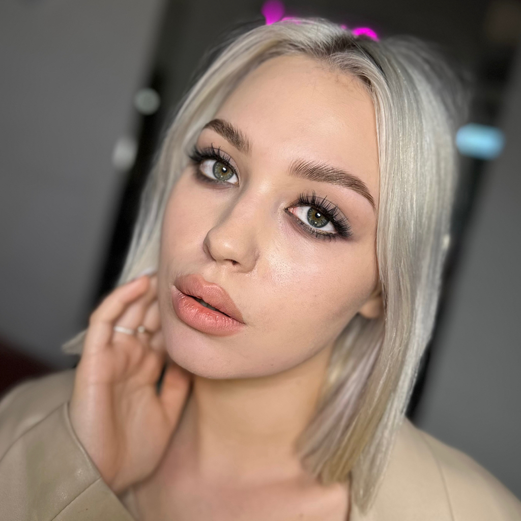 Коррекция бровей