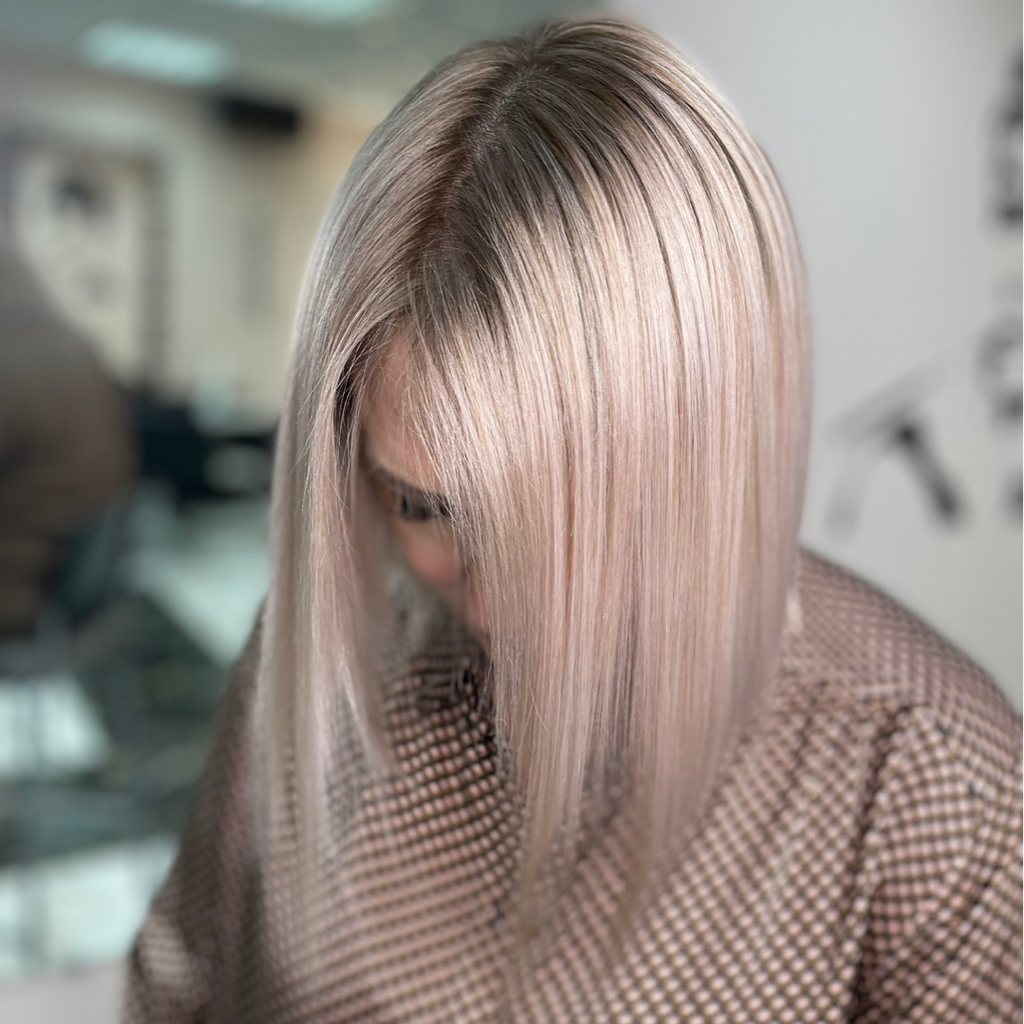 Total blonde С затемненными корнями