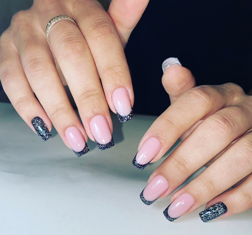 Маникюр Френч (короткая длина)