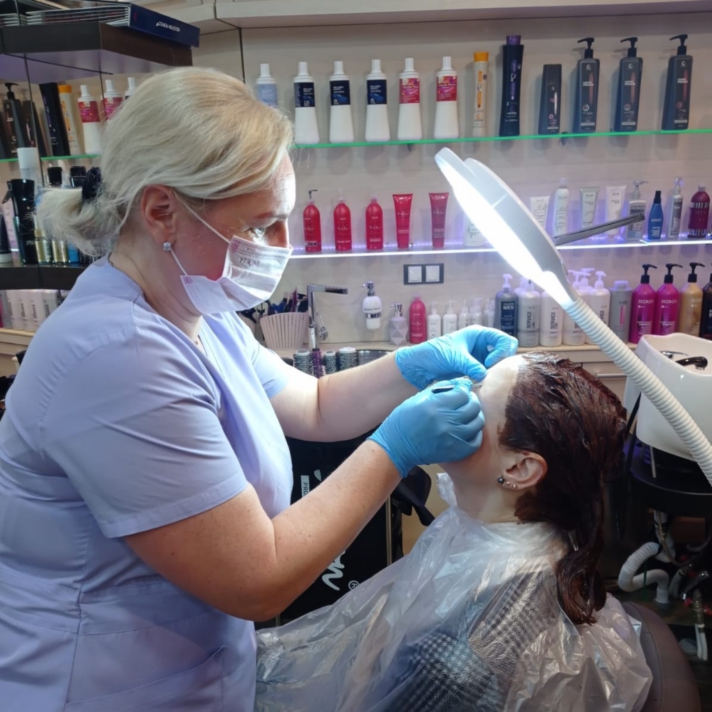 Коррекция бровей