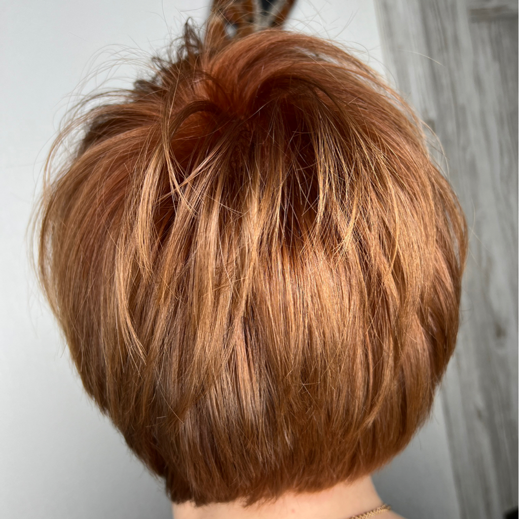 Окрашивание в 1 тон(короткие волосы)В стоимость входит укладка.