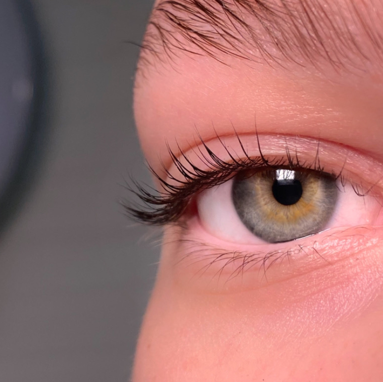 Ламинирование верхних и нижних ресниц с окрашиванием