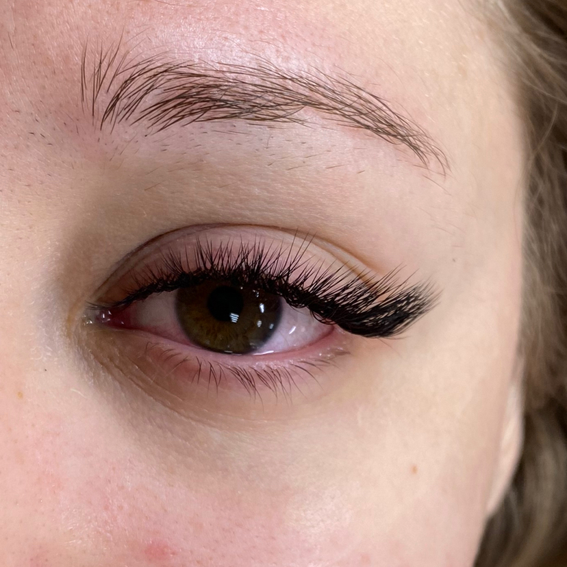 Наращивание ресниц 2,5D